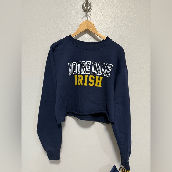 Notre Dame Irish Blue Crop Sweatshirt & Cheer Bow Size Medium - Picture 1 of 5